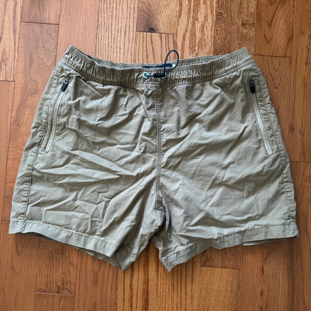 Modern Amusement Tan Shorts Size L